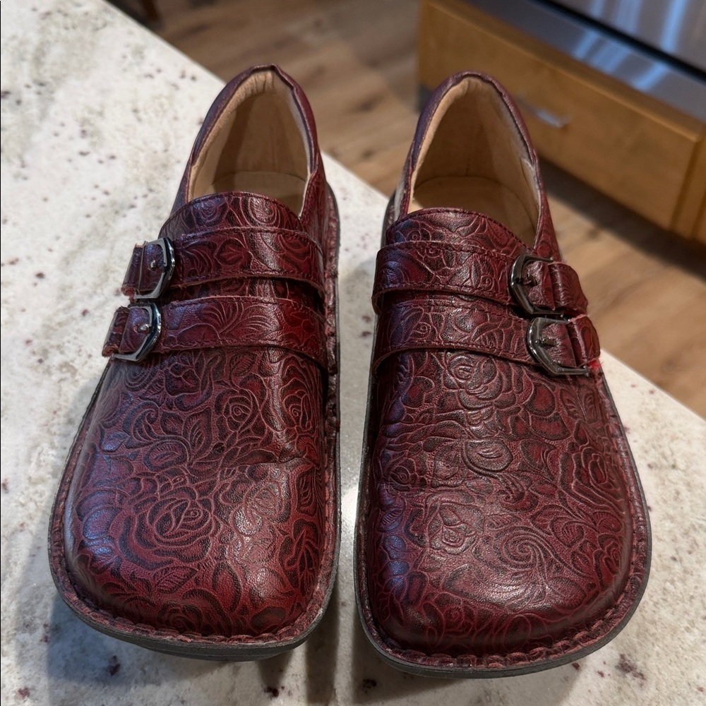 Alegria Alli Women Shoe Eau 40           Alli Oxblood Bloom Red Tooled Leather
